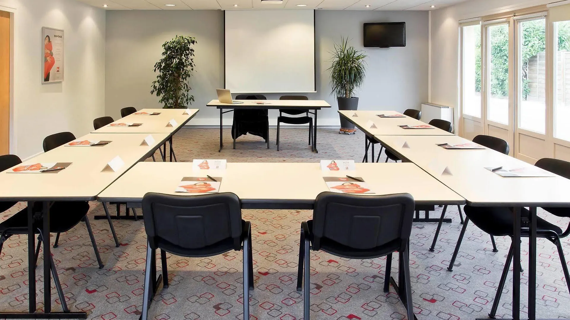 Ibis Roanne Le Coteau Hotel Restaurant 3*,