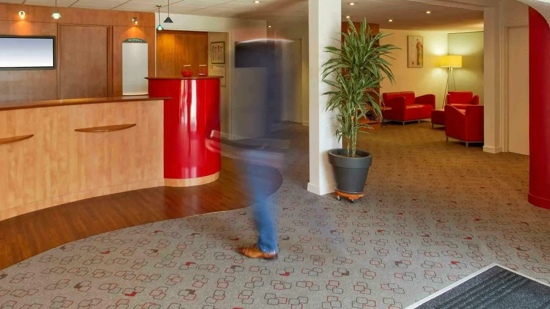 Ibis Roanne Le Coteau Hotel Restaurant